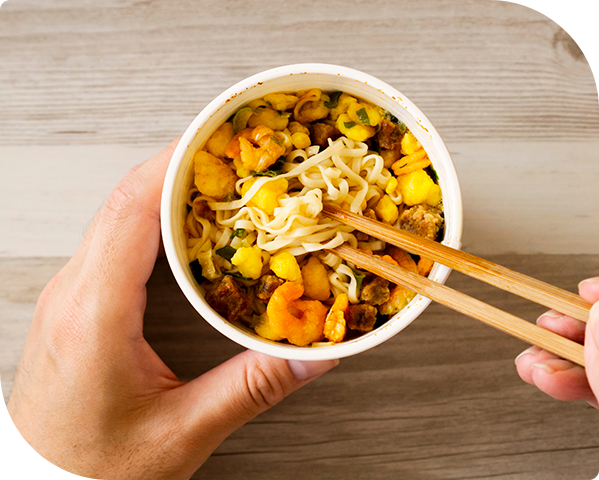 カップ麺は再加熱モードでアツアツ